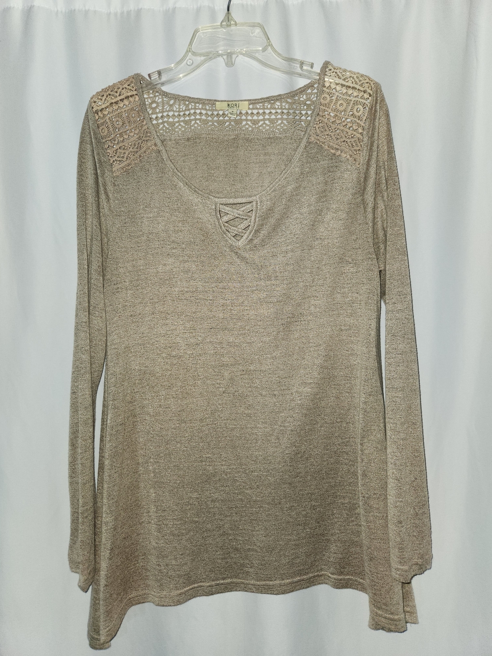 Crochet-Shoulder Long Sleeve Top #boho-chic #romantic #feminine #lightweight